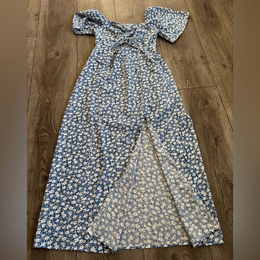 Used woman’s maxi dress in good condition